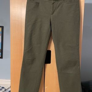 Women’s Banana Republic Sloan Pant. Size 2 Dark Green